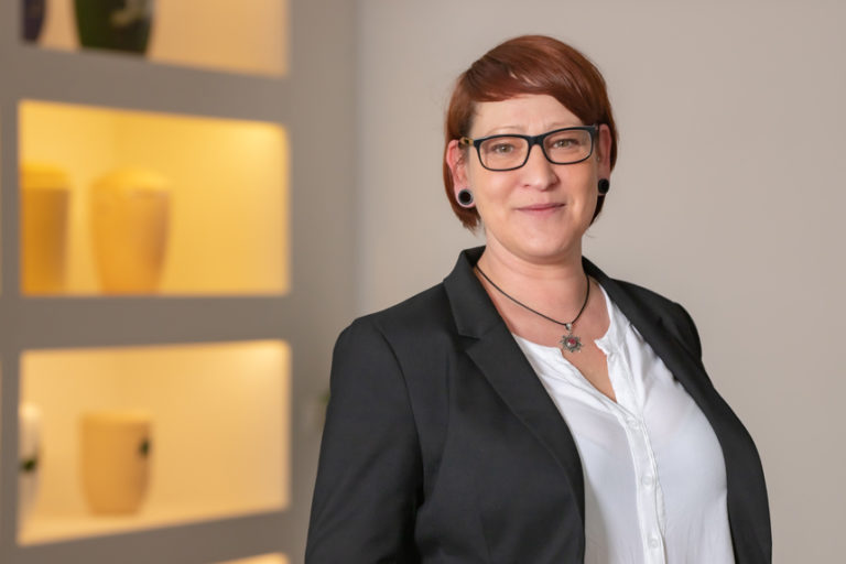 deine-schleife.de team member graphic & design nancy gruendler